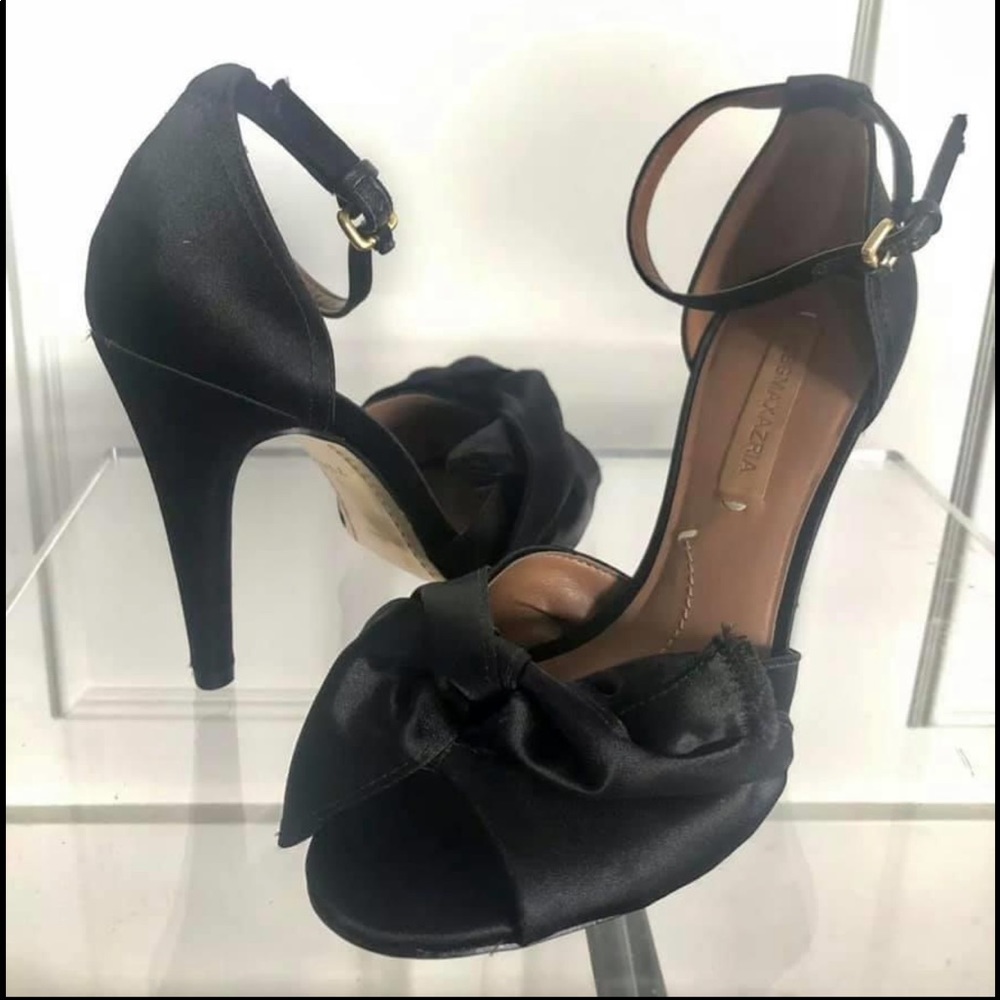 New BCBGMAXAZRIA black satin bow heels shoes 7.5